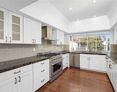 23900 Berdon Street - Photo Thumbnail 14