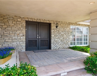 23900 Berdon Street - Photo Thumbnail 6