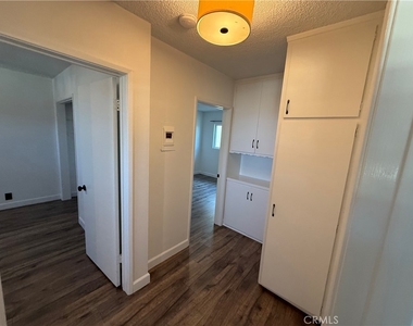 1023 W 19th Street - Photo Thumbnail 13