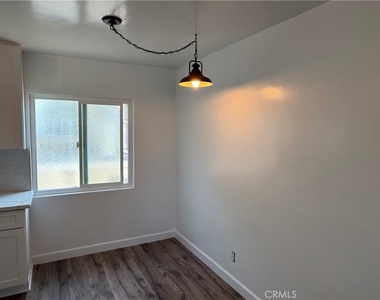 1023 W 19th Street - Photo Thumbnail 1