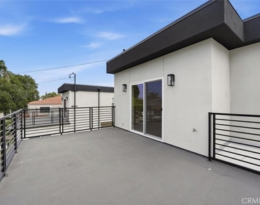 24224 Ocean Avenue - Photo Thumbnail 49