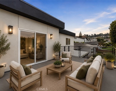 24224 Ocean Avenue - Photo Thumbnail 3
