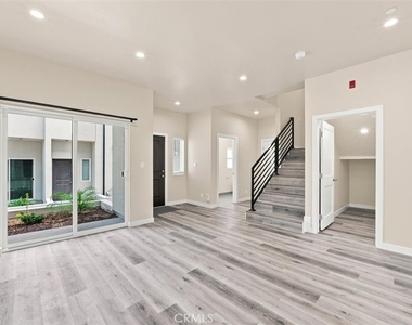 24224 Ocean Avenue - Photo Thumbnail 8