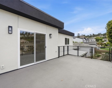 24224 Ocean Avenue - Photo Thumbnail 48