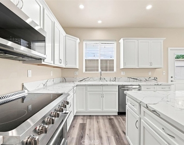 24222 Ocean Avenue - Photo Thumbnail 19