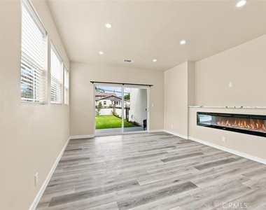 24222 Ocean Avenue - Photo Thumbnail 10