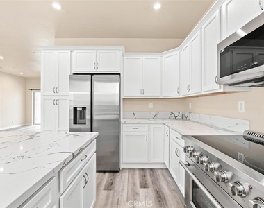 24222 Ocean Avenue - Photo Thumbnail 17