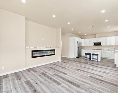 24222 Ocean Avenue - Photo Thumbnail 13