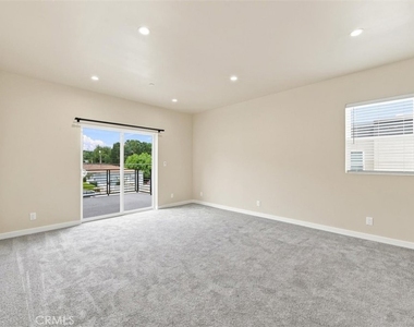24222 Ocean Avenue - Photo Thumbnail 28