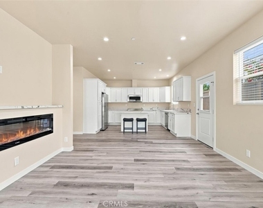 24222 Ocean Avenue - Photo Thumbnail 12