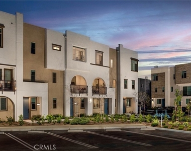 1587 W Vista Way - Photo Thumbnail 16