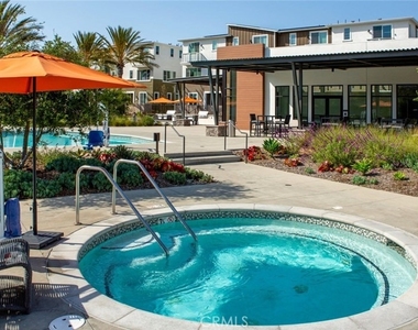 1575 W Vista Way - Photo Thumbnail 18