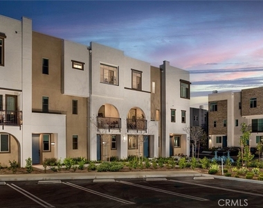 1575 W Vista Way - Photo Thumbnail 16