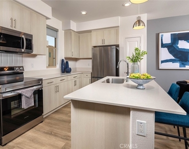 27866 S Viewpoint Drive - Photo Thumbnail 13