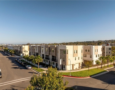 1491 W Vista Way - Photo Thumbnail 1