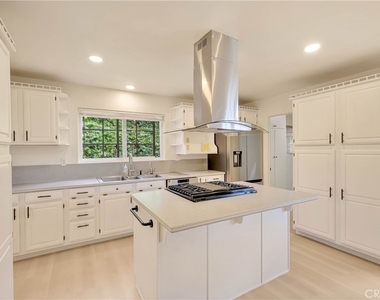 6551 Abbottswood Drive - Photo Thumbnail 13