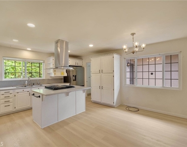 6551 Abbottswood Drive - Photo Thumbnail 11