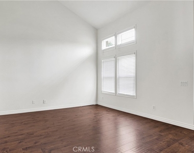 3661 Oak Haven - Photo Thumbnail 2