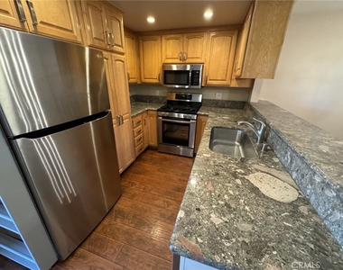 1225 E 1st - Photo Thumbnail 12