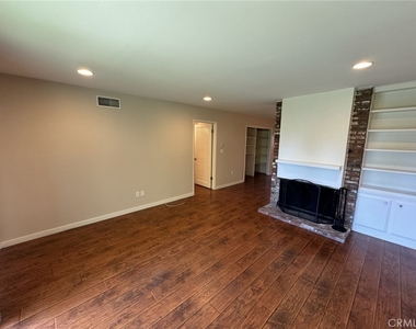 1225 E 1st - Photo Thumbnail 7
