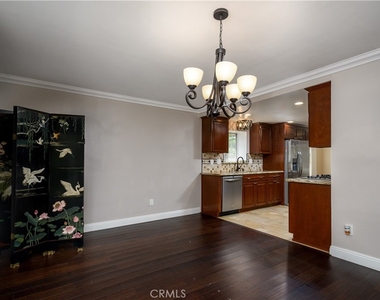 440 Coronado Street - Photo Thumbnail 4