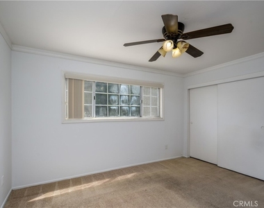 440 Coronado Street - Photo Thumbnail 8