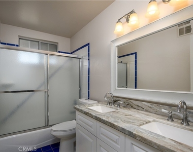 440 Coronado Street - Photo Thumbnail 14