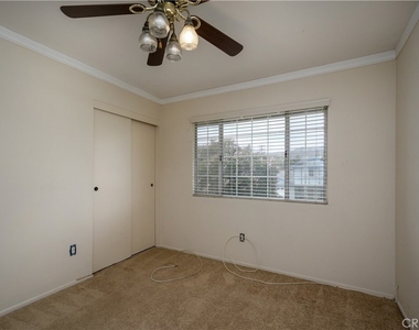 440 Coronado Street - Photo Thumbnail 15