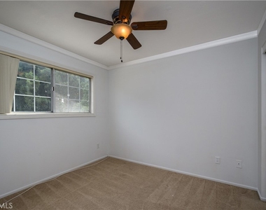 440 Coronado Street - Photo Thumbnail 12