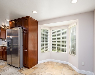 440 Coronado Street - Photo Thumbnail 7