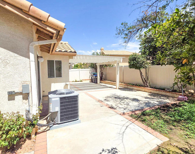 980 Oakland Hills Drive - Photo Thumbnail 15