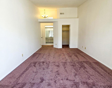 980 Oakland Hills Drive - Photo Thumbnail 9