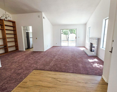 980 Oakland Hills Drive - Photo Thumbnail 3