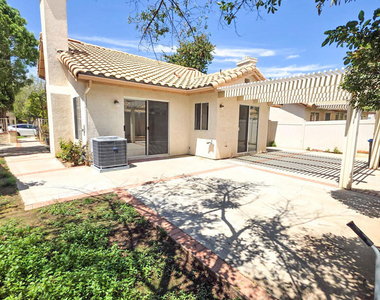 980 Oakland Hills Drive - Photo Thumbnail 16