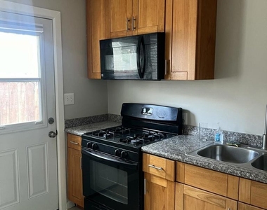 140 W 5th Street - Photo Thumbnail 7