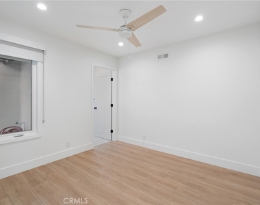 946 Avenida Presidio - Photo Thumbnail 20