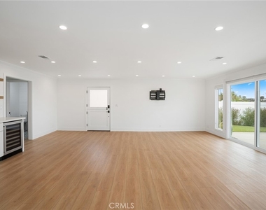 946 Avenida Presidio - Photo Thumbnail 7