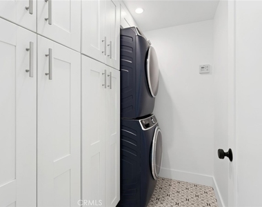 946 Avenida Presidio - Photo Thumbnail 17
