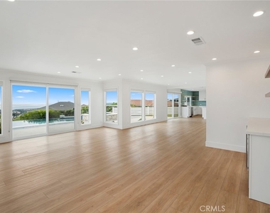 946 Avenida Presidio - Photo Thumbnail 6