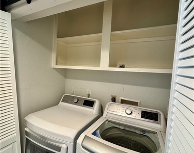 28102 Camellia Court - Photo Thumbnail 12