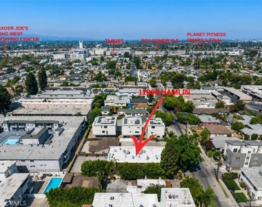 11808 Hamlin Street - Photo Thumbnail 18