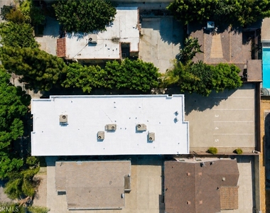11808 Hamlin Street - Photo Thumbnail 16