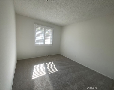 543 Victoria Street - Photo Thumbnail 15