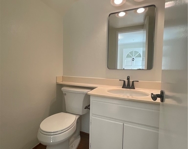 543 Victoria Street - Photo Thumbnail 9