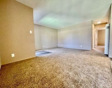 815 N Rose - Photo Thumbnail 16