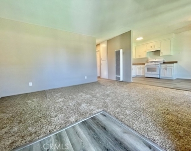 815 N Rose - Photo Thumbnail 10