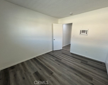 685 E Vista Chino - Photo Thumbnail 18