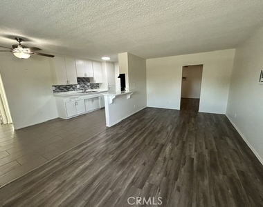 685 E Vista Chino - Photo Thumbnail 15