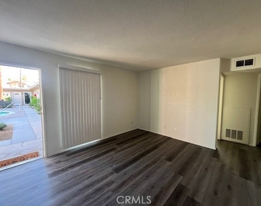 45421 Sunset Lane - Photo Thumbnail 8