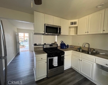 45421 Sunset Lane - Photo Thumbnail 12